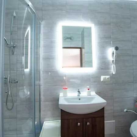 Goscinne Nad Jeziorem Тыхы