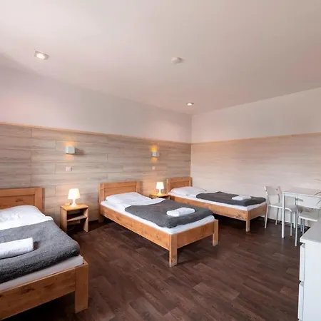 Goscinne Nad Jeziorem Тыхы