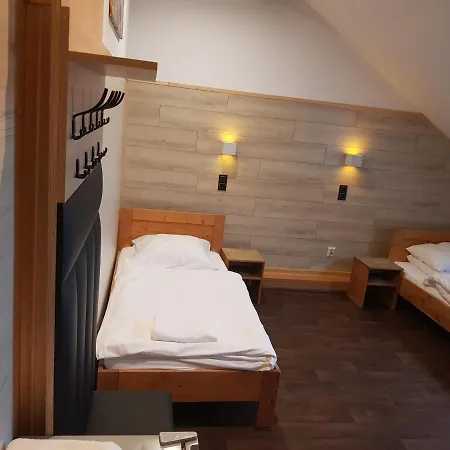 Goscinne Nad Jeziorem Апарт-отель Тыхы